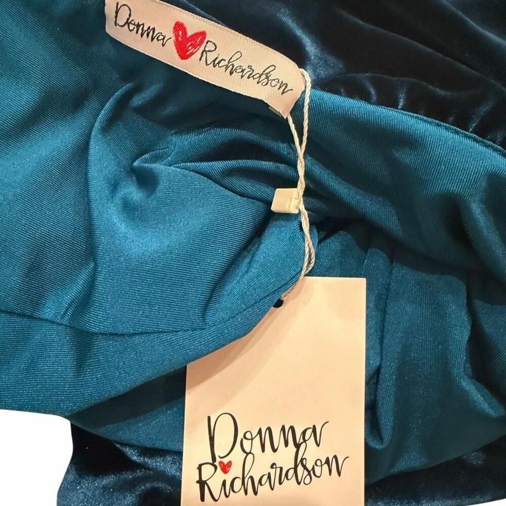 Donna Richardson Blue Velvet Mini Dress with Long Sleeves and Button Detailing - Picture 3 of 4